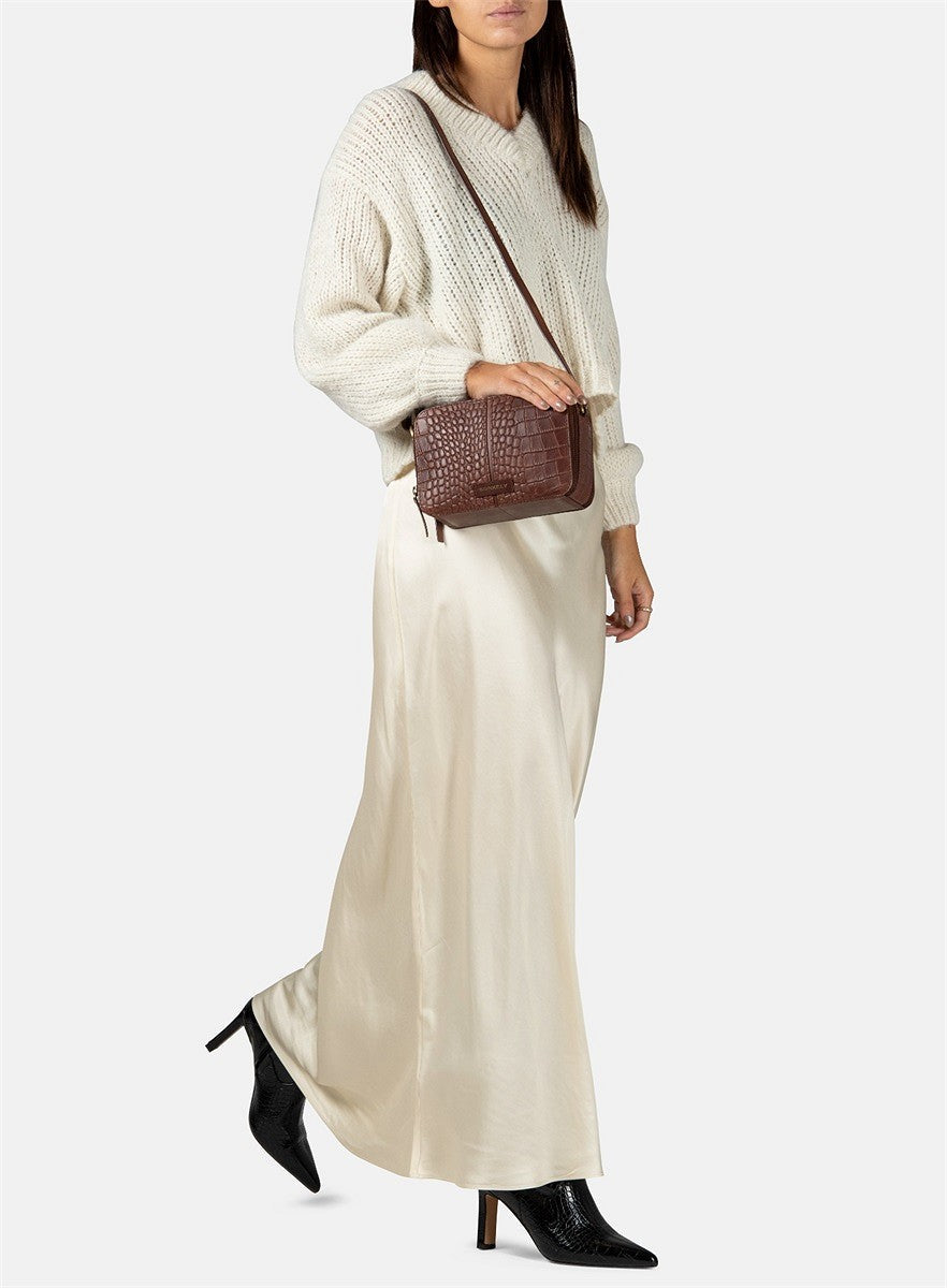 Burkely Cool Colbie Box Bag Mellomstor Skinnveske Brun