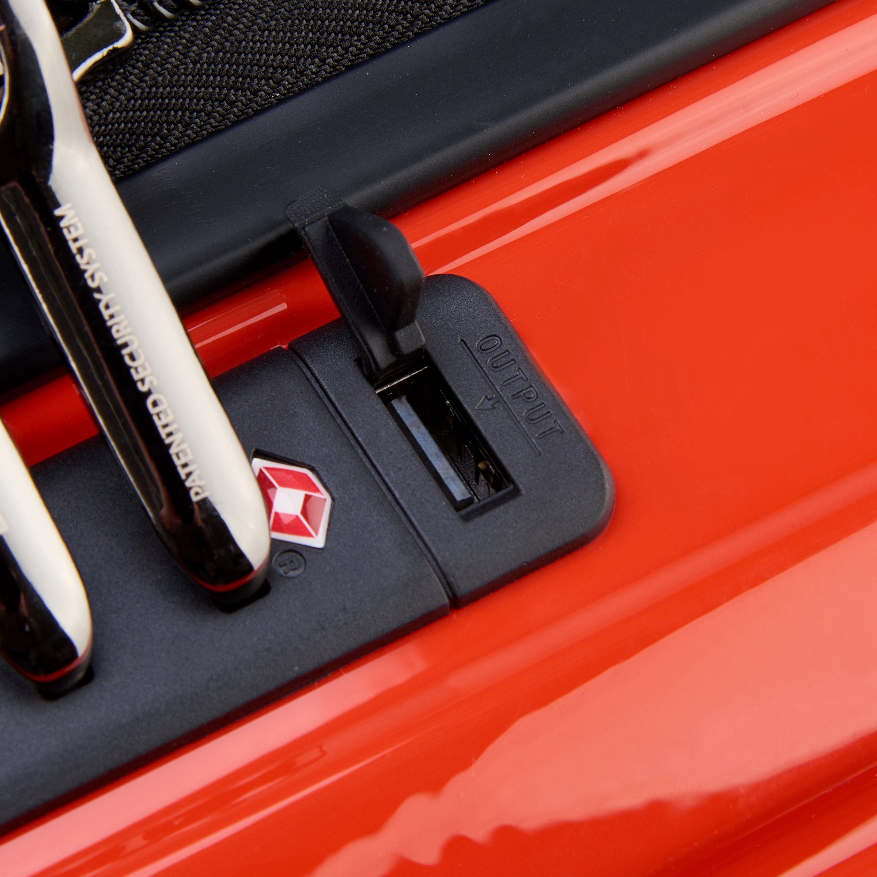 Delsey Shadow 5.0 Kabinkoffert med USB port 55cm/35 L