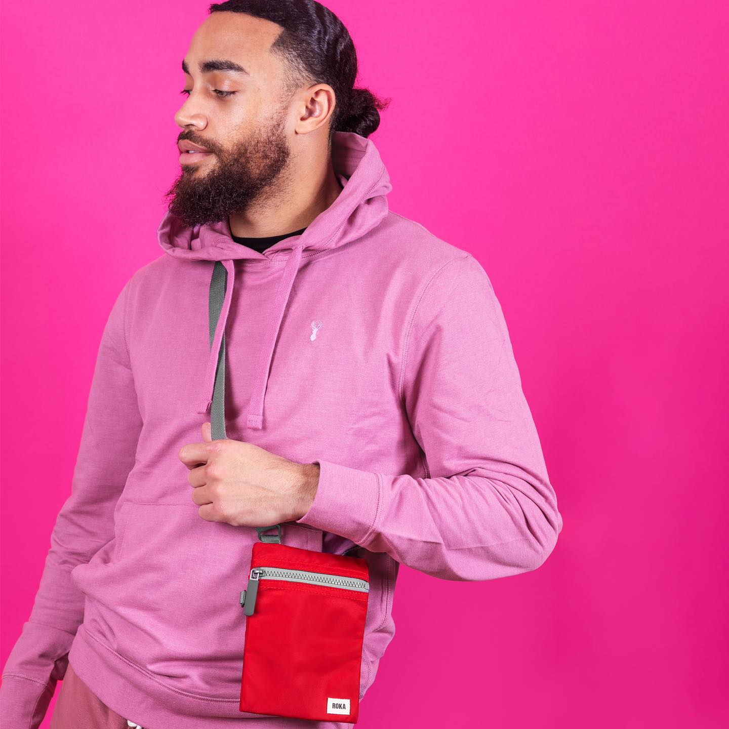 Roka Chelsea Crossbody Telefonveske Cranberry