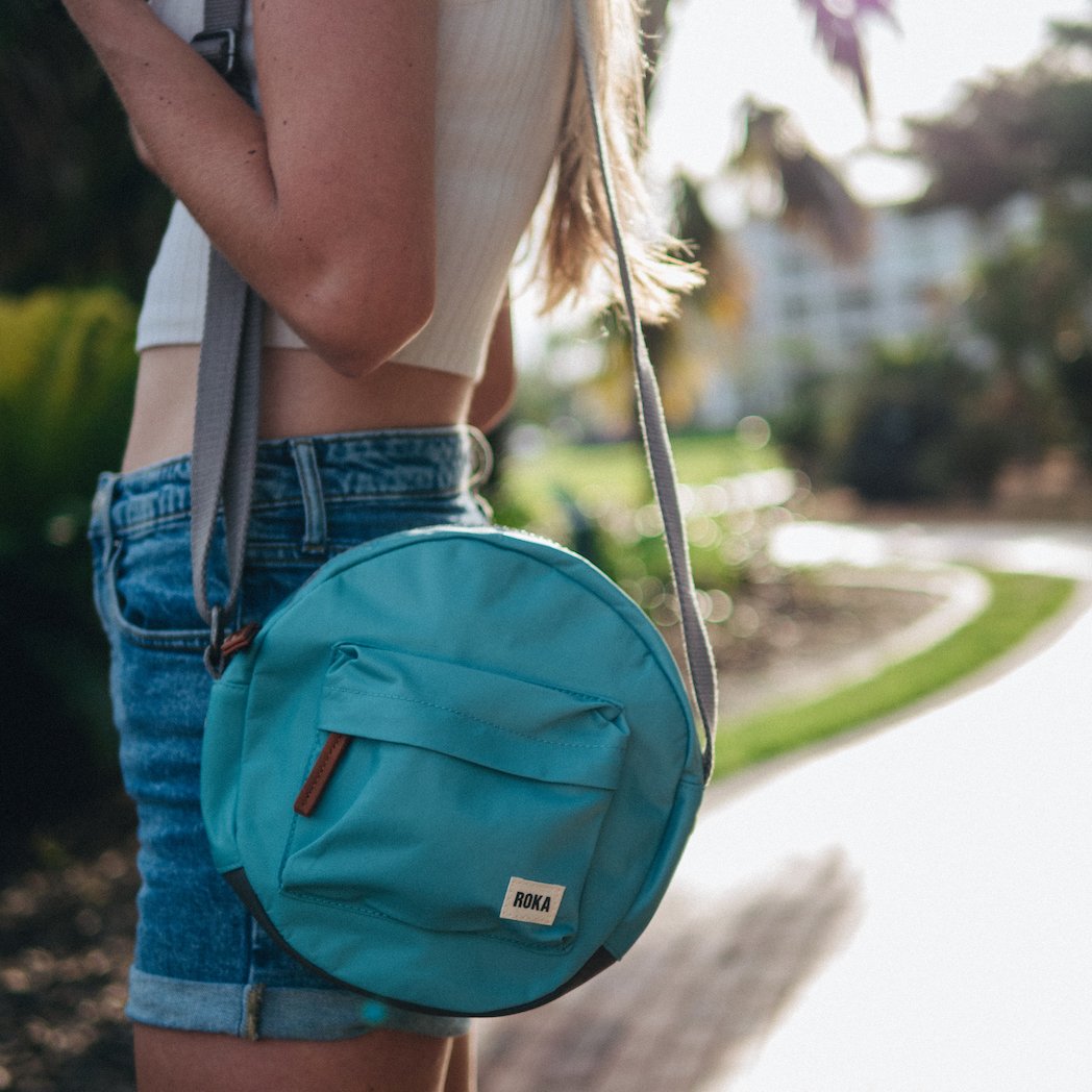 Roka Paddington Crossbody Veske Midnattsblå