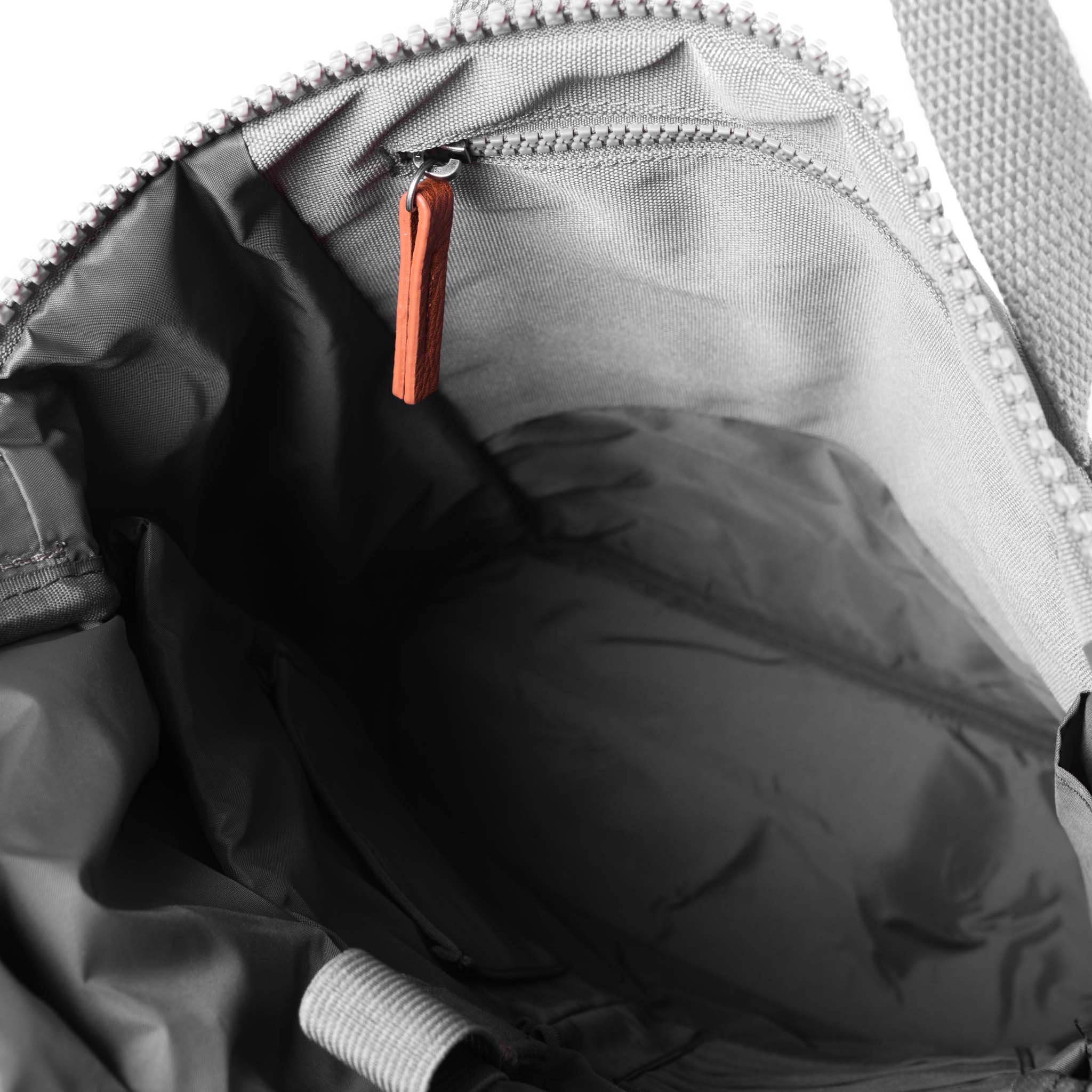 Roka Finchley A Medium Ryggsekk 15 Liter Stormy
