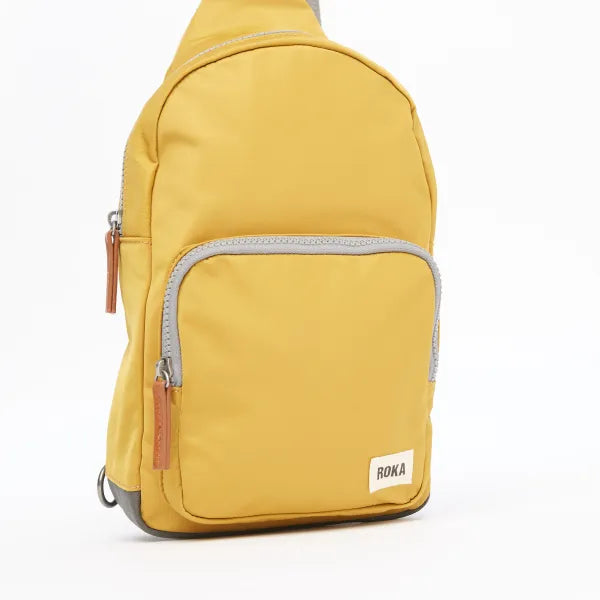 Roka Willesden B Crossbody  Nylon Veske lys Gul