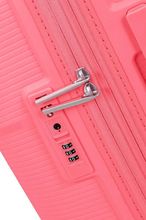 American Tourister StarVibe Utvidbar Mellomstor Koffert 67 cm/ 77L