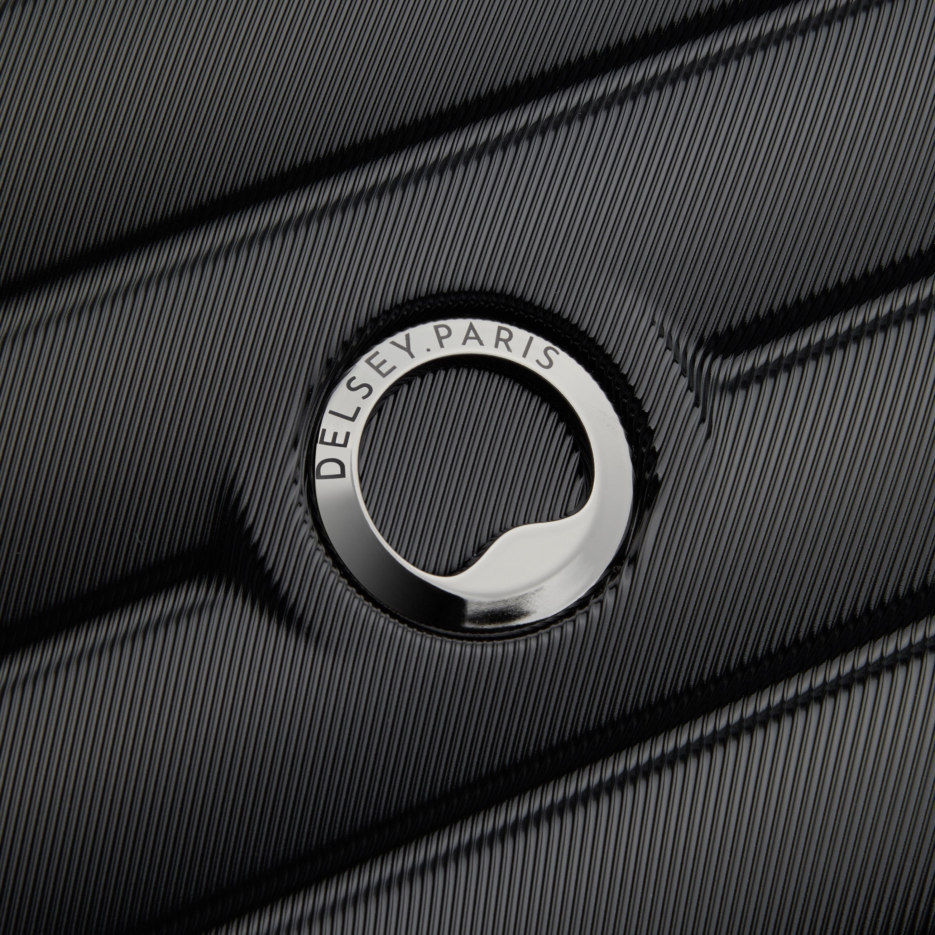 Delsey Shadow 5.0 Kabinkoffert med USB port 55cm/35 L
