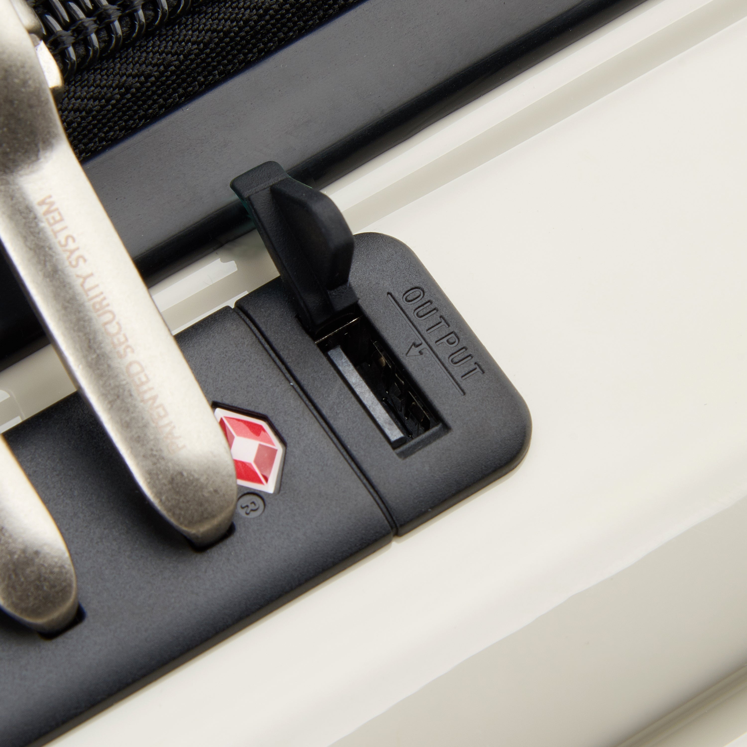 Delsey Shadow 5.0 Kabinkoffert med USB port 55cm/35 L