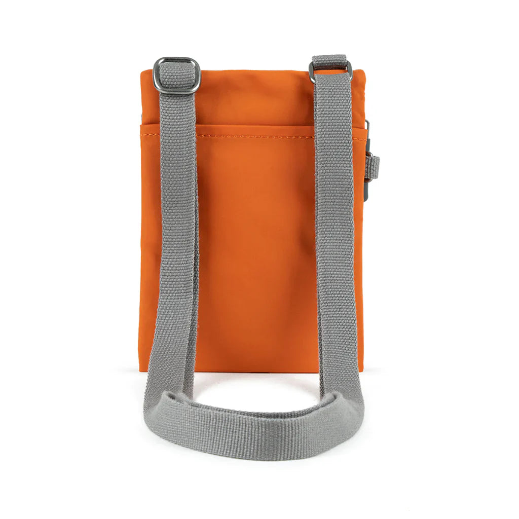 Roka Chelsea Crossbody Telefonveske Oransje