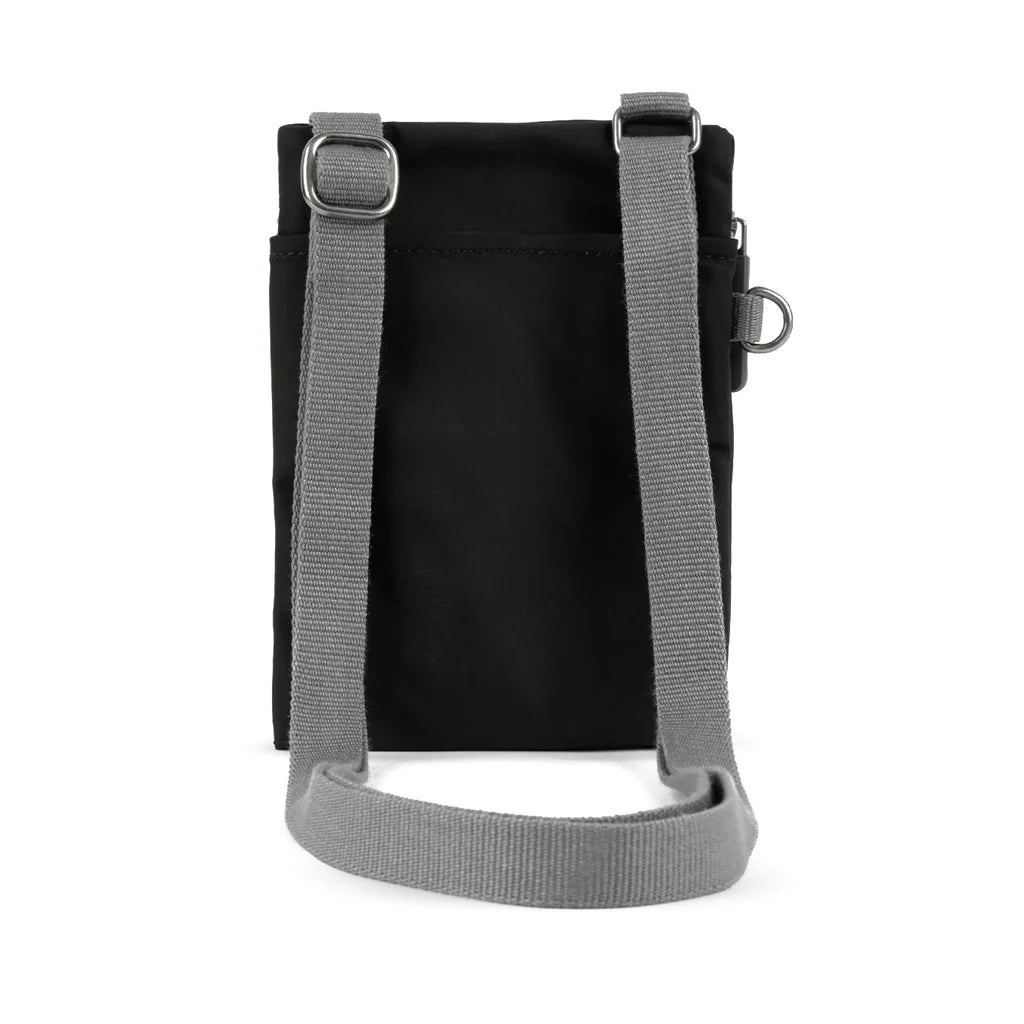 Roka Chelsea Crossbody Telefonveske Svart
